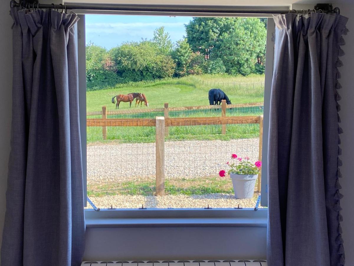 شقة Glebe Barn, Little Glebe Farm كيلتنهام المظهر الخارجي الصورة